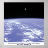 Space Shuttle Challenger JetPack Walk 1984 Poster (Voorkant)