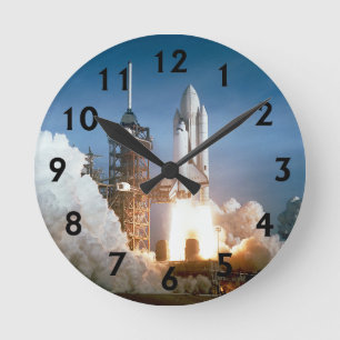 Space Shuttle Columbia Blasts off Ronde Klok