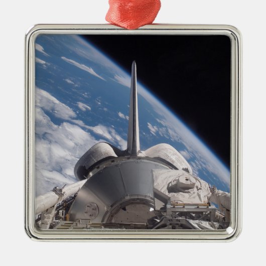 Space Shuttle Discovery door Aarde teruggeworpen Metalen Ornament (Voorkant)