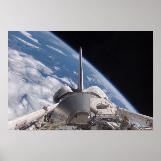 Space Shuttle Discovery door Aarde teruggeworpen Poster (Voorkant)