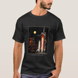 Space Shuttle Discovery en Full Moon in 2009 T-shirt