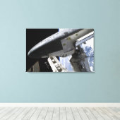 Space Shuttle Discovery gedokt Canvas Afdruk (Insitu (Houten vloer))
