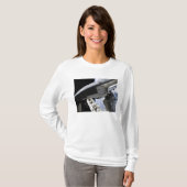 Space Shuttle Discovery gedokt T-shirt (Voorkant volledig)