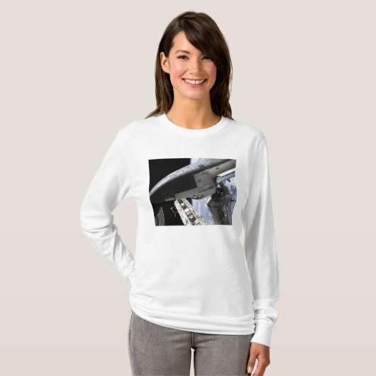 Space Shuttle Discovery gedokt T-shirt (Voorkant volledig)