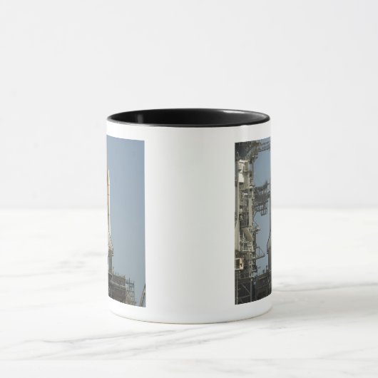 Space Shuttle Discovery is klaar Mok (Midden)