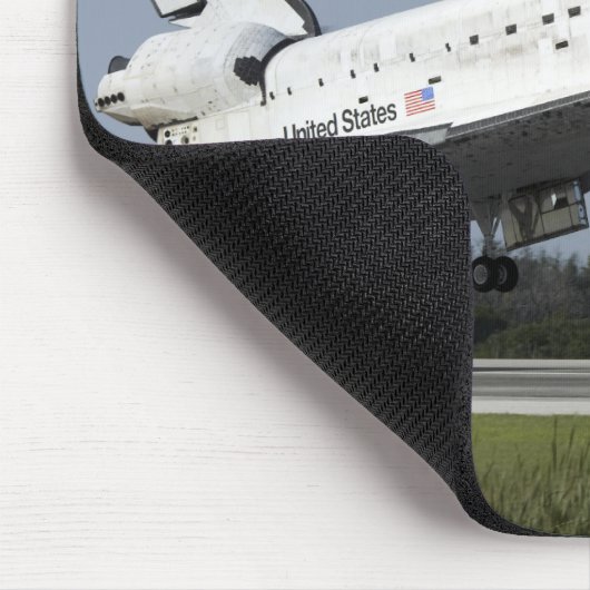 Space shuttle Discovery landt op Runway 33 2 Muismat (Hoek)