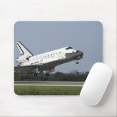 Space shuttle Discovery landt op Runway 33 2 Muismat (Met muis)