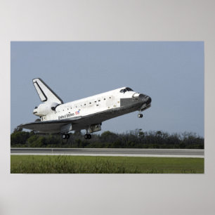Space shuttle Discovery landt op Runway 33 2 Poster