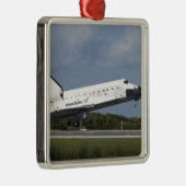 Space shuttle Discovery landt op Runway 33 3 Metalen Ornament (Rechts)