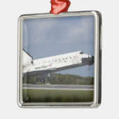 Space shuttle Discovery landt op Runway 33 3 Metalen Ornament (Links)