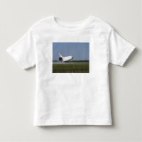 Space shuttle Discovery landt op Runway 33 4