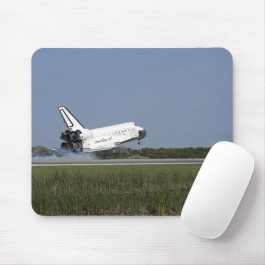 Space shuttle Discovery landt op Runway 33 4 Muismat (Met muis)