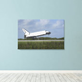 Space shuttle Discovery landt op Runway 33 Canvas Afdruk (Insitu (Houten vloer))