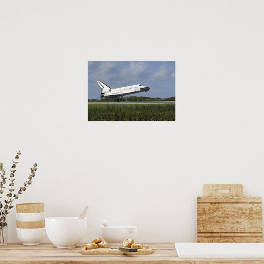 Space shuttle Discovery landt op Runway 33 Poster (Keuken)