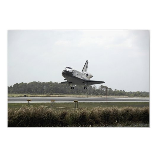 Space Shuttle Discovery-naderingen bij landing Foto Afdruk (Voorkant)
