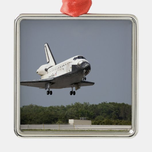 Space Shuttle Discovery nadert landing 2 Metalen Ornament (Voorkant)