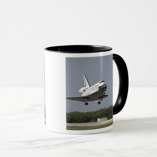 Space Shuttle Discovery nadert landing 2 Mok (Voorkant rechts)