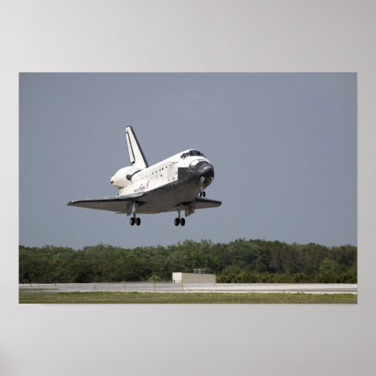 Space Shuttle Discovery nadert landing 2 Poster (Voorkant)