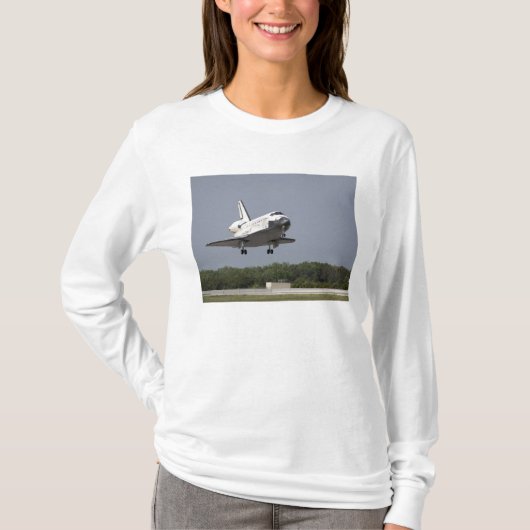 Space Shuttle Discovery nadert landing 2 T-shirt (Voorkant)