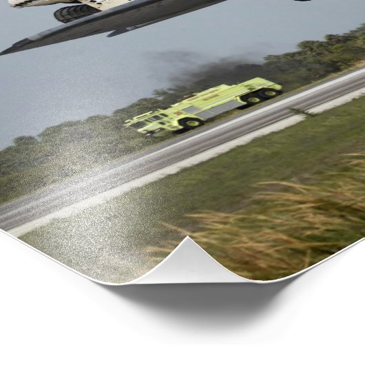 Space Shuttle Discovery nadert landing 3 Foto Afdruk (Hoek)