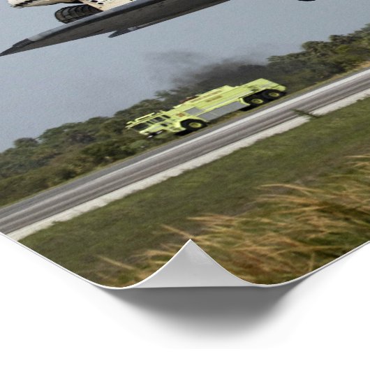 Space Shuttle Discovery nadert landing 3 Poster (Hoek)
