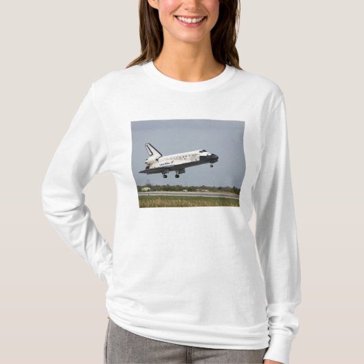 Space Shuttle Discovery nadert landing 3 T-shirt (Voorkant)