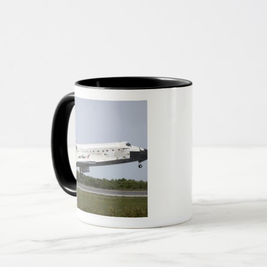 Space Shuttle Discovery nadert landing 4 Mok (Voorkant links)