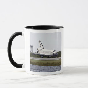 Space Shuttle Discovery op de baan Mok