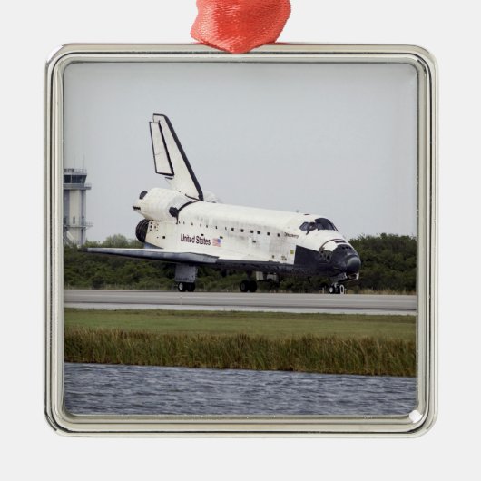 Space Shuttle Discovery op de start- en landingsba Metalen Ornament (Voorkant)