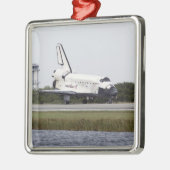 Space Shuttle Discovery op de start- en landingsba Metalen Ornament (Links)