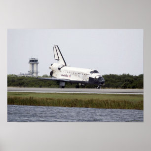 Space Shuttle Discovery op de start- en landingsba Poster