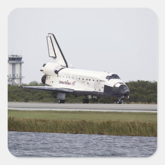Space Shuttle Discovery op de start- en landingsba Vierkante Sticker (Voorkant)