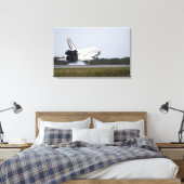 Space Shuttle Discovery raakt 2 Canvas Afdruk (Insitu (Slaapkamer))