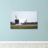 Space Shuttle Discovery raakt 2 Canvas Afdruk (Insitu (Houten vloer))
