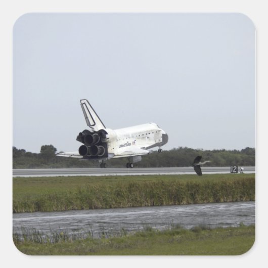 Space Shuttle Discovery raakt 3 Vierkante Sticker (Voorkant)