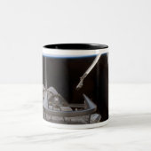 Space Shuttle Discovery's laadbay 2 Tweekleurige Koffiemok (Center)