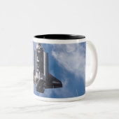 Space Shuttle Endeavor 22 Tweekleurige Koffiemok (Voorkant rechts)