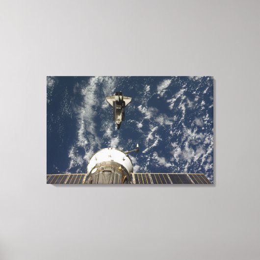 Space Shuttle Endeavor en een Soyuz ruimtevaartuig Canvas Afdruk (Voorkant)