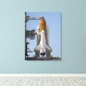 Space Shuttle Endeavor is klaar Canvas Afdruk (Insitu (Houten vloer))
