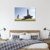 Space Shuttle Endeavor nadert de lancering p Canvas Afdruk (Insitu (Slaapkamer))