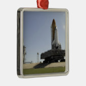 Space Shuttle Endeavor nadert de lancering p Metalen Ornament (Rechts)