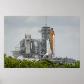 Space Shuttle Endeavor op het lanceerpad 2 Poster (Voorkant)