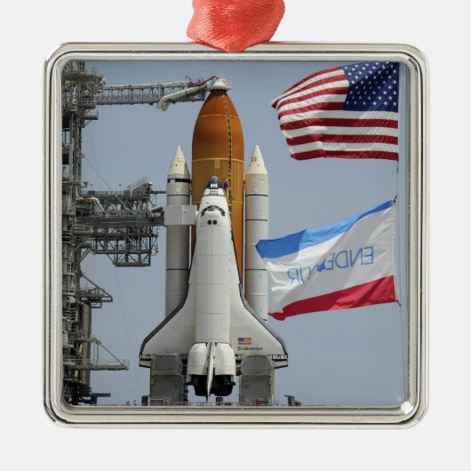 Space Shuttle Endeavor op het lanceerpad 3 Metalen Ornament (Voorkant)