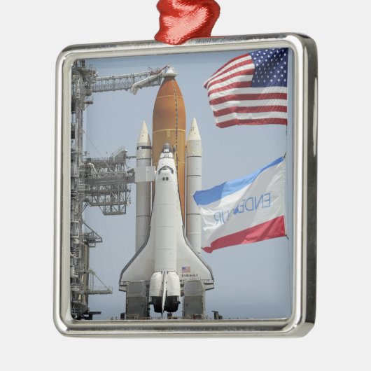 Space Shuttle Endeavor op het lanceerpad 3 Metalen Ornament (Links)