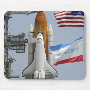 Space Shuttle Endeavor op het lanceerpad 3 Muismat