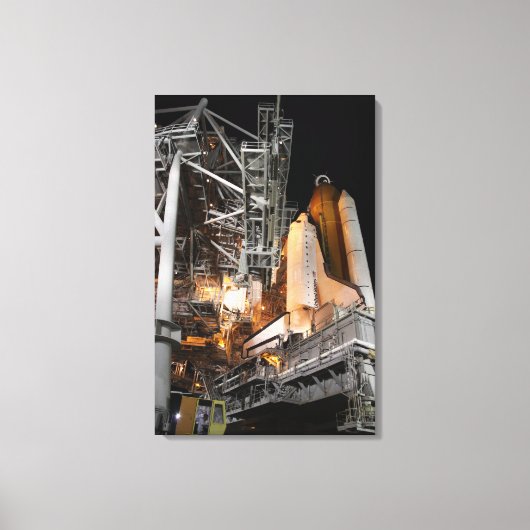Space Shuttle Endeavor op het lanceerpad Canvas Afdruk (Voorkant)