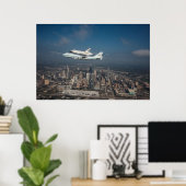 Space Shuttle Endeavor over Houston Texas Poster (Thuiskantoor)