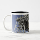 Space shuttle Endeavor Tweekleurige Koffiemok (Links)