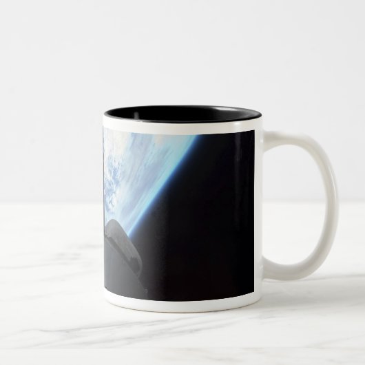 Space Shuttle Endeavor's laadbay 3 Tweekleurige Koffiemok (Rechts)