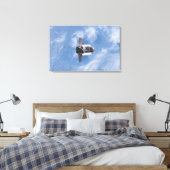 Space Shuttle Endeavour 26 Canvas Afdruk (Insitu (Slaapkamer))